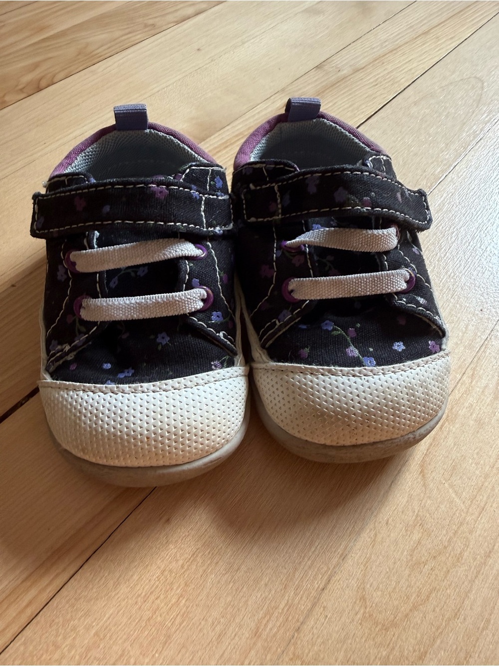See Kai Run toddler shoes size 6